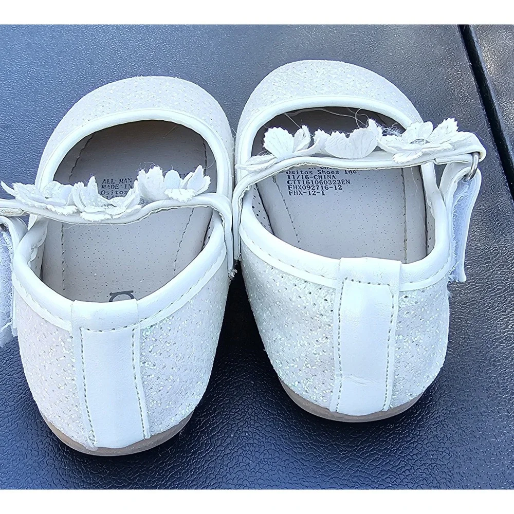 Zula Toddler Girl's Off-White Mary Janes embellished w/Flowers/Faux Stone SZ 4